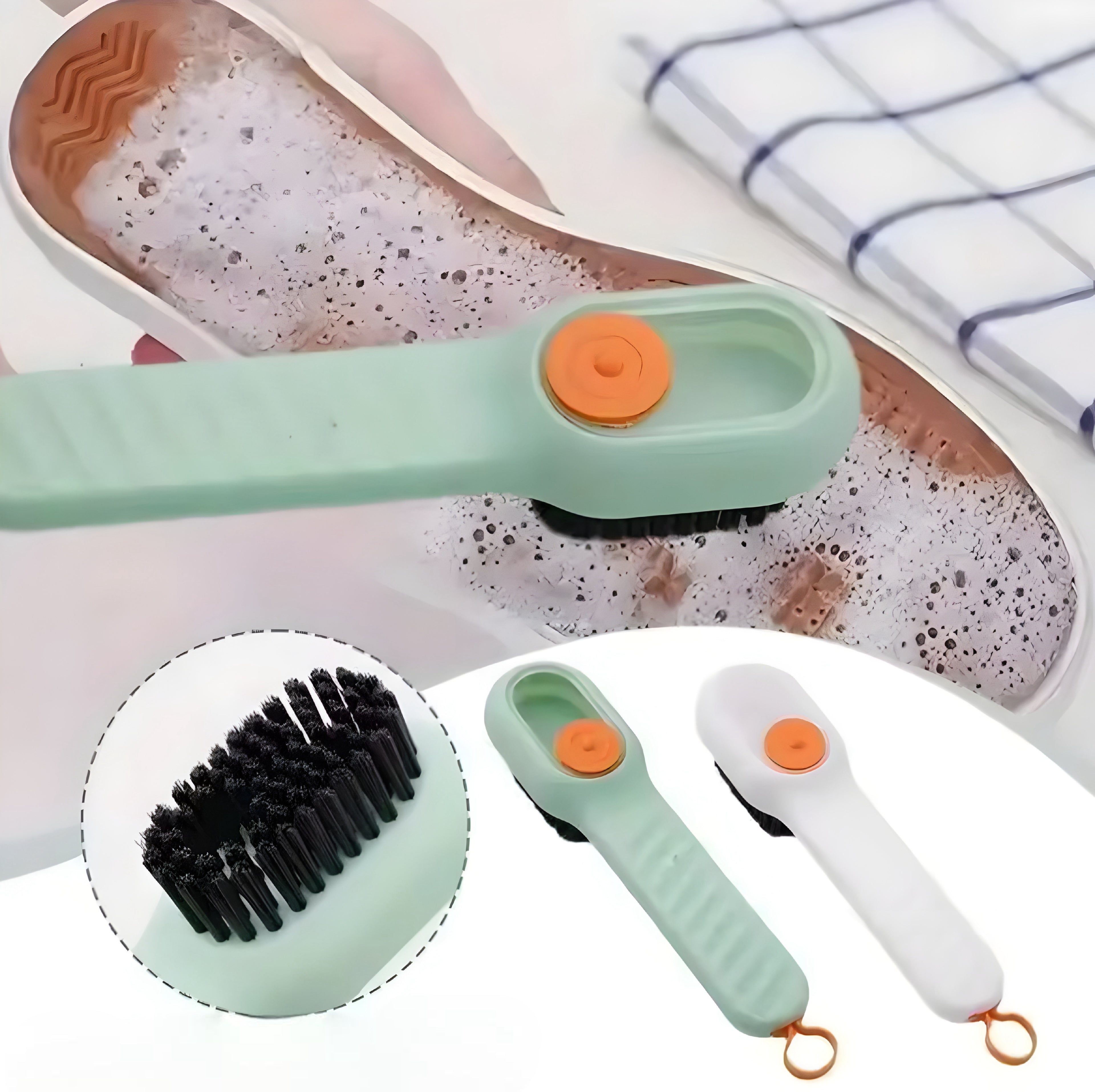 Cepillo Multifuncional para Limpieza de Zapatos con Dispensador de Jabón